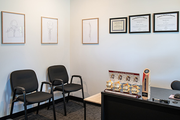 Chiropractic Chanhassen MN Sitting Area And Desk